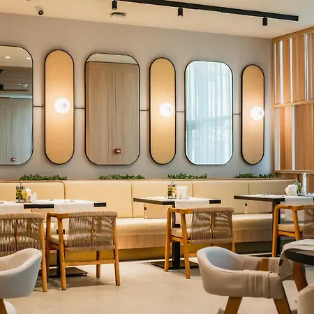 Four Points By Sheraton Sunny 4* ساني بيتش