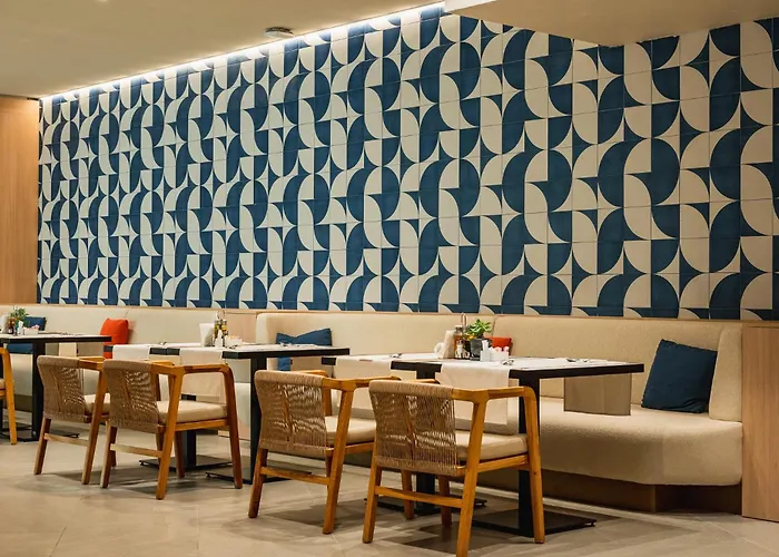 Hotel Four Points By Sheraton Sunny 4*