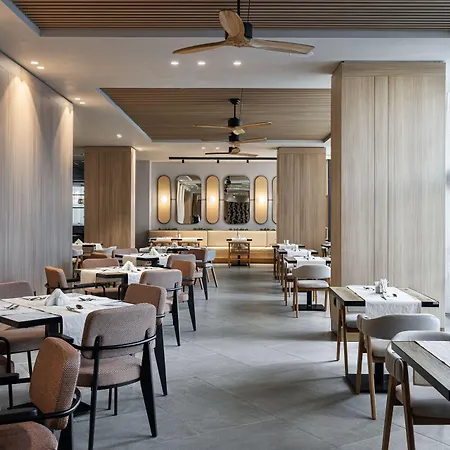 Four Points By Sheraton Sunny 4* ساني بيتش