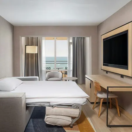 Four Points By Sheraton Sunny فندق