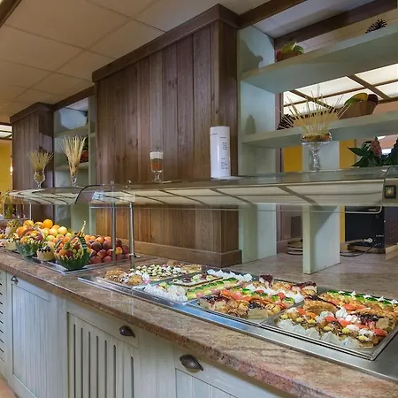 Four Points By Sheraton Sunny Hotel